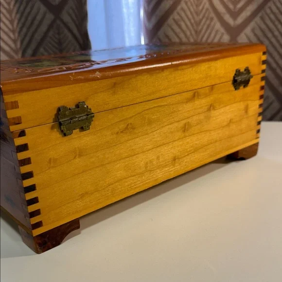 Vintage Cedar Wood Trinket Box, Lake Decoupage (MCM) - Picture 4 of 11